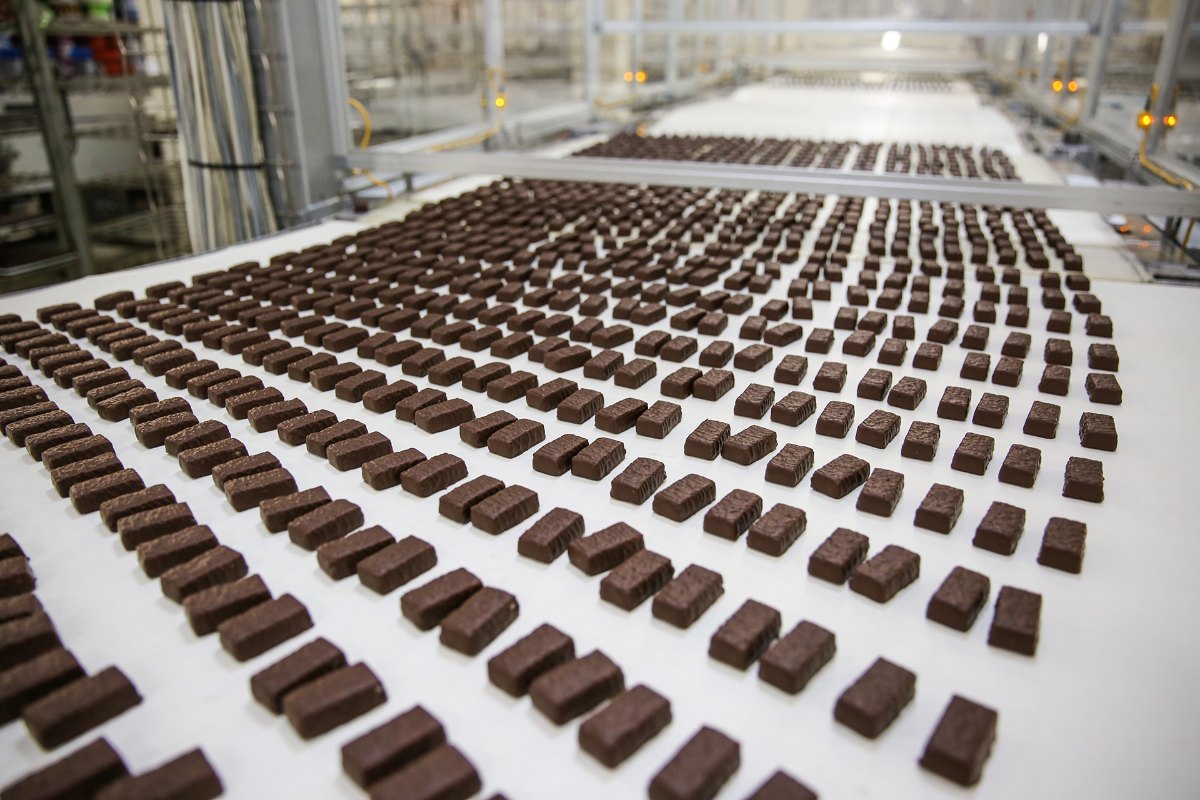 Dây đai Chiorino trong dây chuyền thanh chocolate