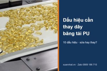 Dây băng tải PU Chiorino màu trắng có biên chắn, kèm chữ dấu hiệu cần thay dây băng tải PU