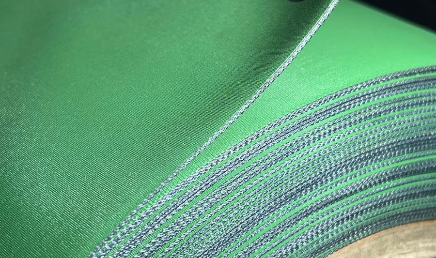Cuộn dây NA1138 tại kho Xuân Nhật nhìn từ mép cuộn